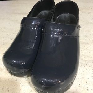 Sanita patent leather clogs